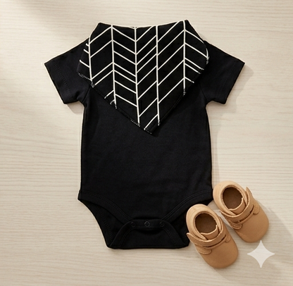 Triangle Baby Bib — Absorbent triangle-shaped bib for infants | MyBabyandMe